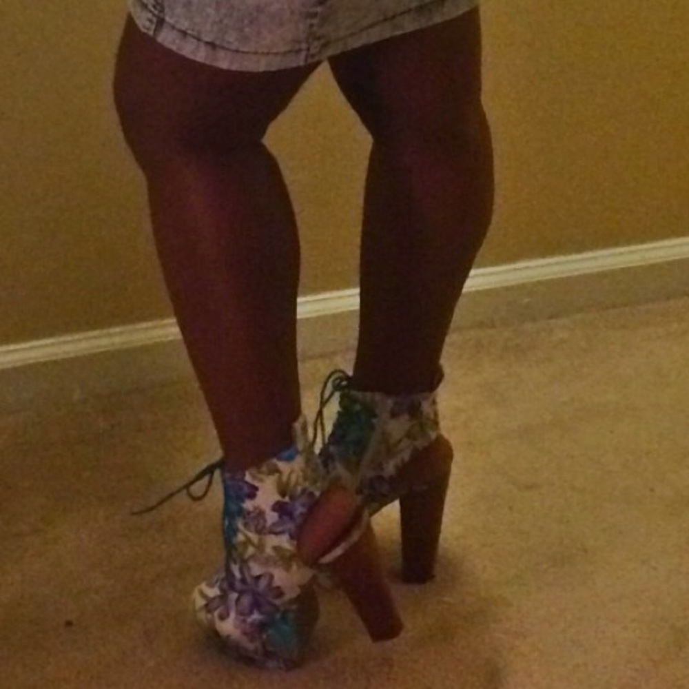 Blue & Turquoise Floral Print Booties - Picture 7 of 7